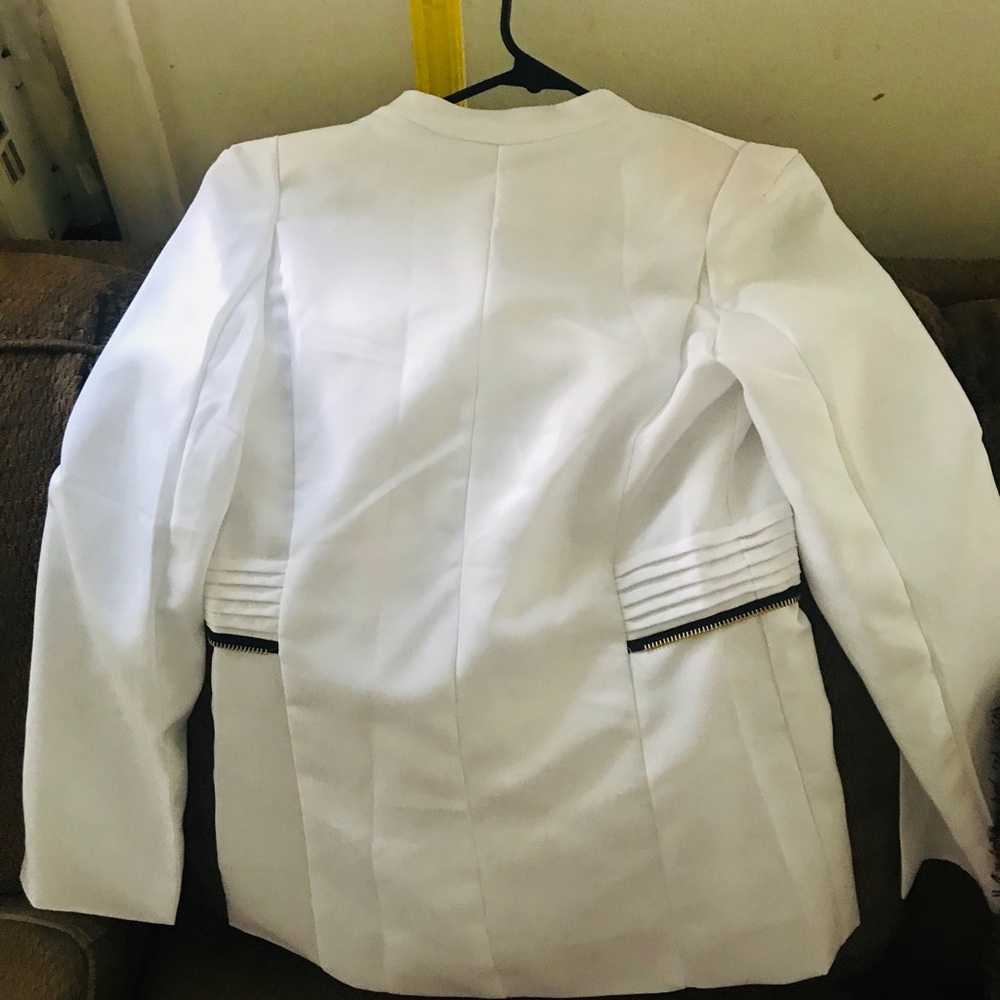 Blazer - Picture 3 of 3
